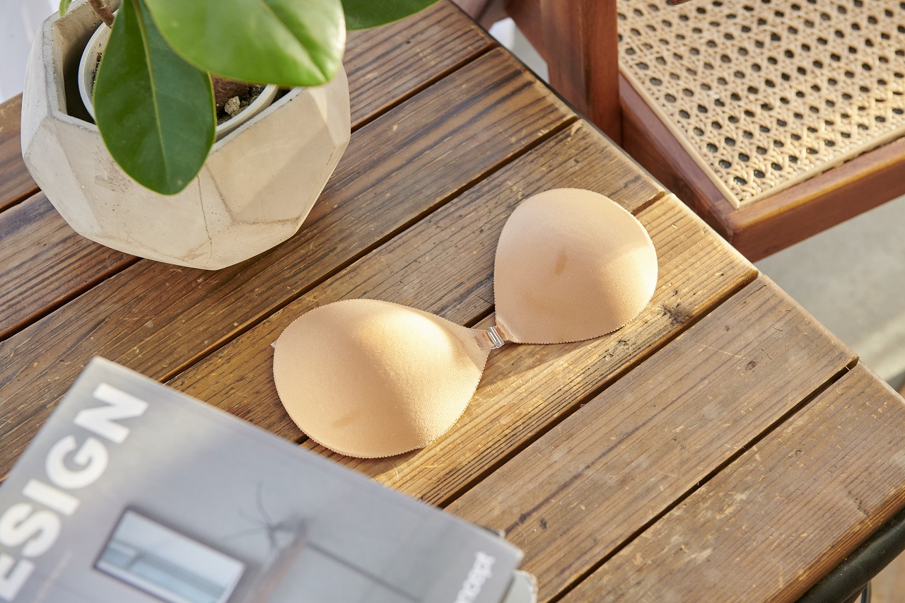 Eカップ以上 大きい胸 グラマー 巨乳さんの太見えをヌーブラでスッキリ解消する方法