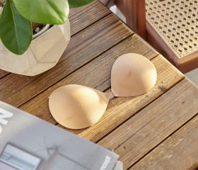Eカップ以上・大きい胸・グラマー・巨乳さんの太見えをヌーブラでスッキリ解消する方法