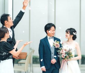 【年代別】結婚パーティーの服装特集!お呼ばれにぴったりな大人かわいいコーデを紹介