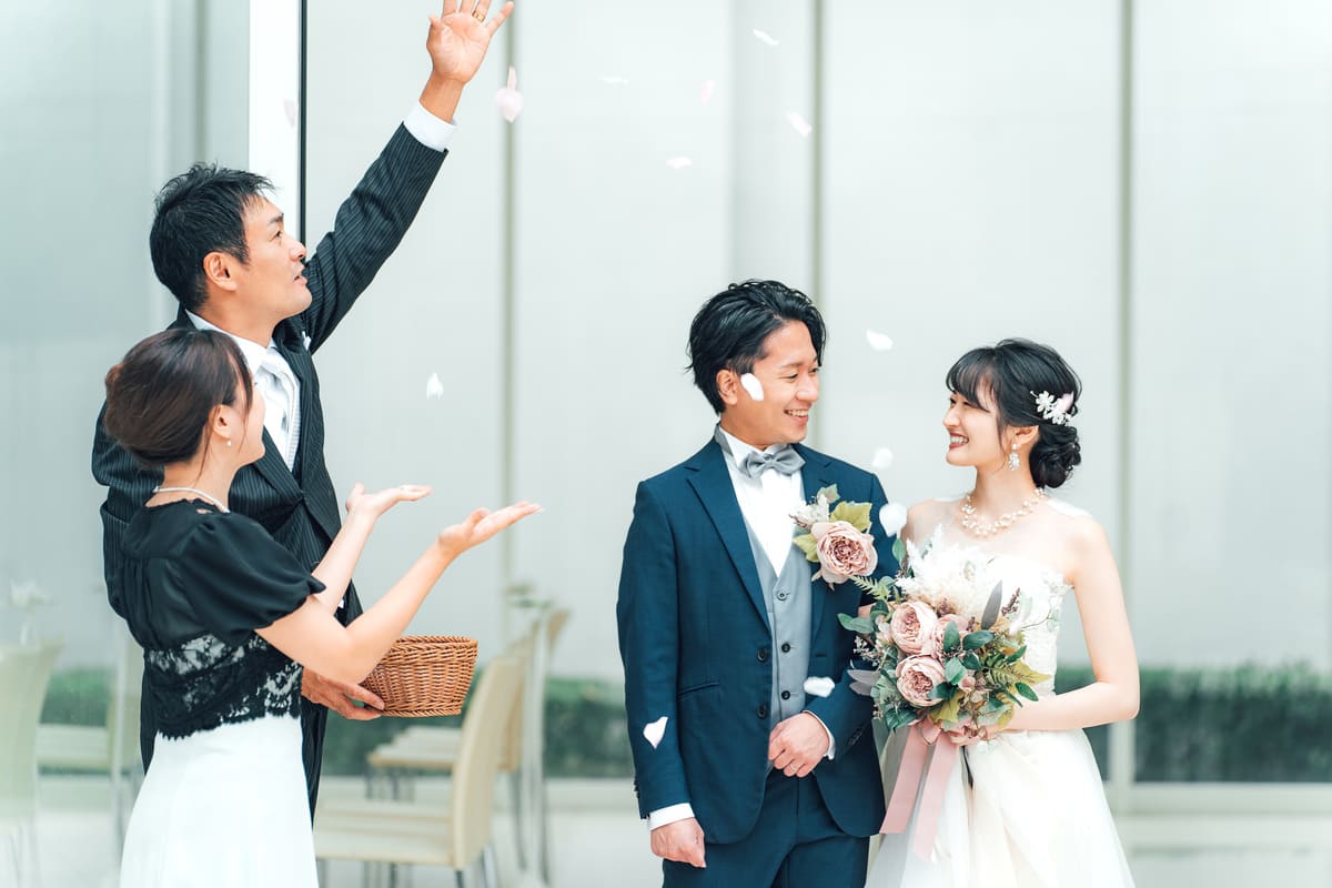 【年代別】結婚パーティーの服装特集！お呼ばれにぴったりな大人かわいいコーデを紹介