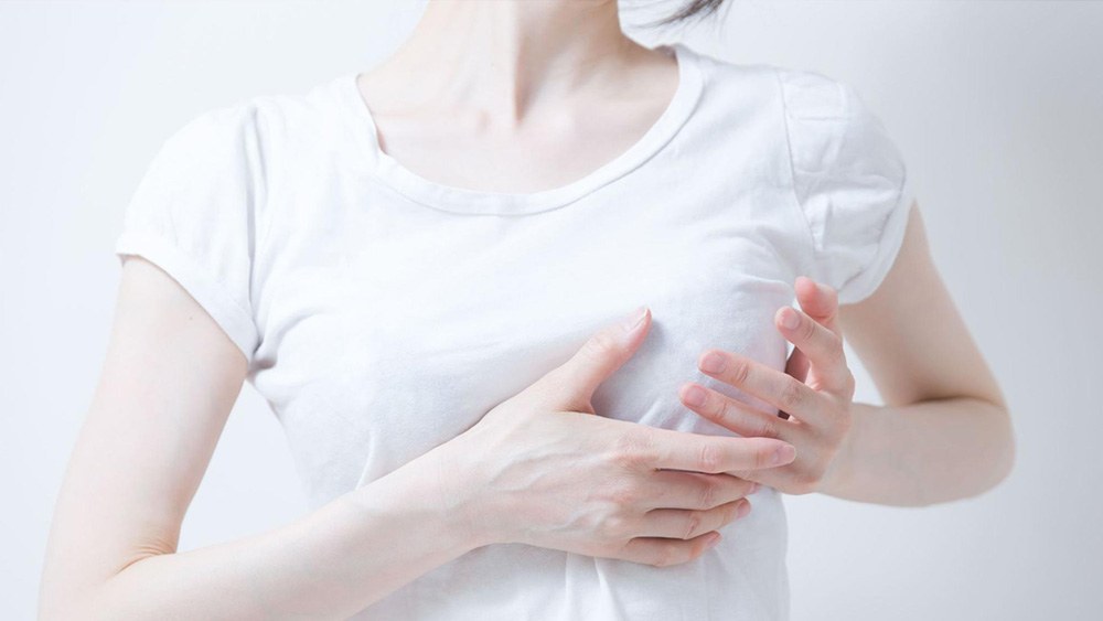 対策が必要!ブラの形が見えることが多いトップス